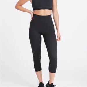 Spanx Active Cropped leggings in Black Size 1X